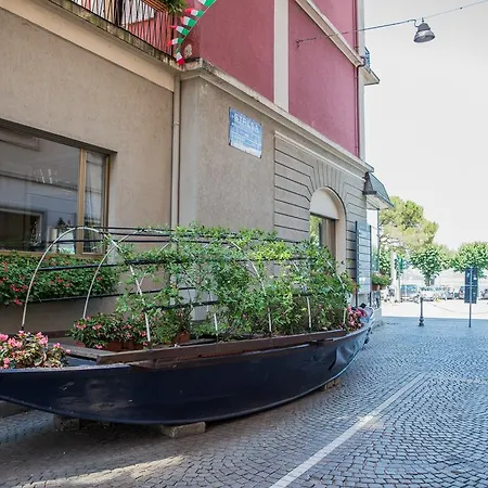 Palazzotto شقة ستريزا