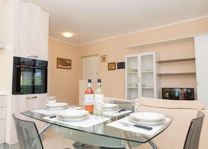 Palazzotto Στρέσα